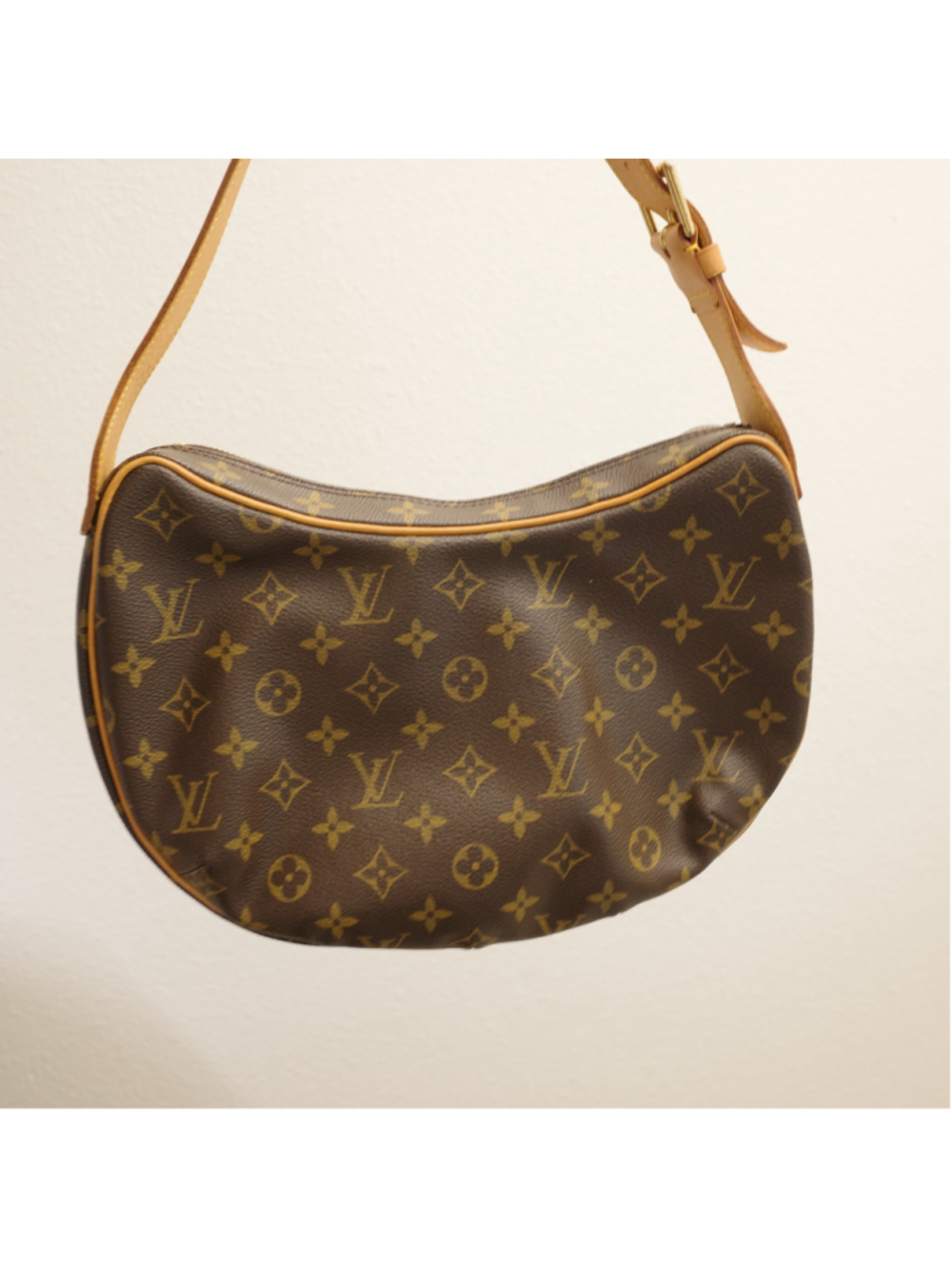 LOUIS VUITTON Monogram Croissant MM - Picture 9 of 15